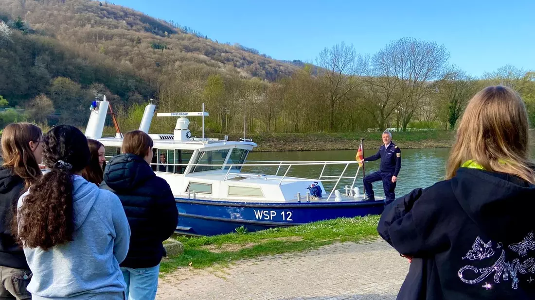 POL-PDWIL: Girls'Day 2025 bei der Polizeiinspektion Bernkastel-Kues - Bild: presseportal.de