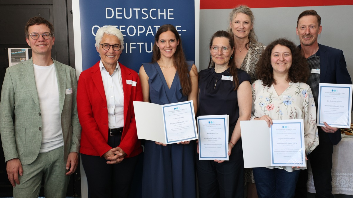 Forschung gewürdigt: 2. Nachwuchs-Wissenschaftspreis / der Deutschen Osteopathie Stiftung - Foto: presseportal.de