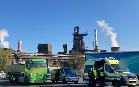 POL-OB: Pressemitteilung der Polizei Duisburg: Verkehrsdienst kontrolliert Schwerlastverkehr - Foto: presseportal.de