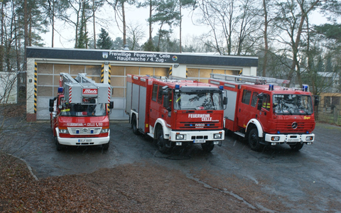 FW Celle: 4. Zug der Ortsfeuerwehr Celle-Hauptwache verabschiedet sich aus Vorwerk - Foto: presseportal.de