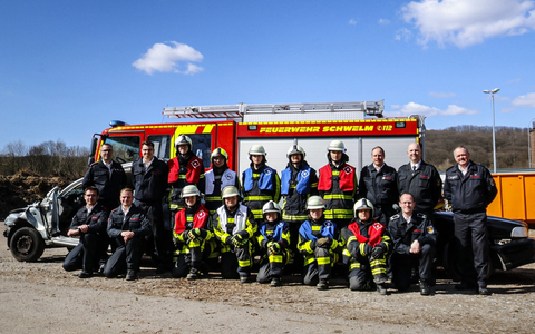 FW-EN: Erfolgreich abgeschlossene Grundausbildung Modul Technische Hilfeleistung der Feuerwehr Schwelm - Foto: presseportal.de