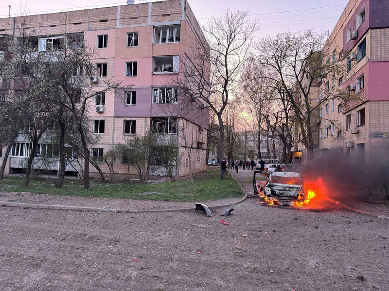 Bei dem neuerlichen russischen Angriff auf Krywyj Rih gab es mehr als ein Dutzend Tote in der ukrainischen Großstadt. - Foto: Ukrainian Emergency Service/AP/dpa