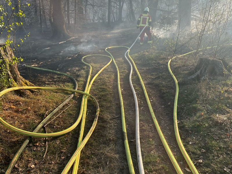 FW Overath: Waldbrand Ortsteil Brombach im Stadtgebiet Overath - Foto: presseportal.de