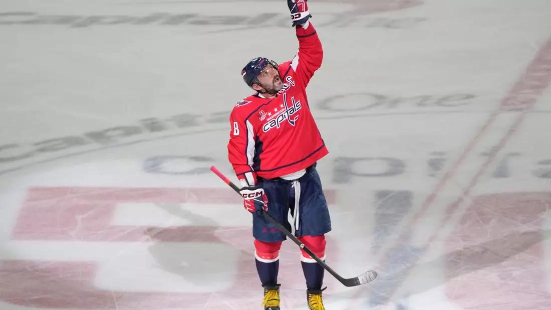 Alexander Owetschkin feiert seinen ersten Treffer zur Führung für die Capitals. - Bild: Mark Schiefelbein/AP/dpa