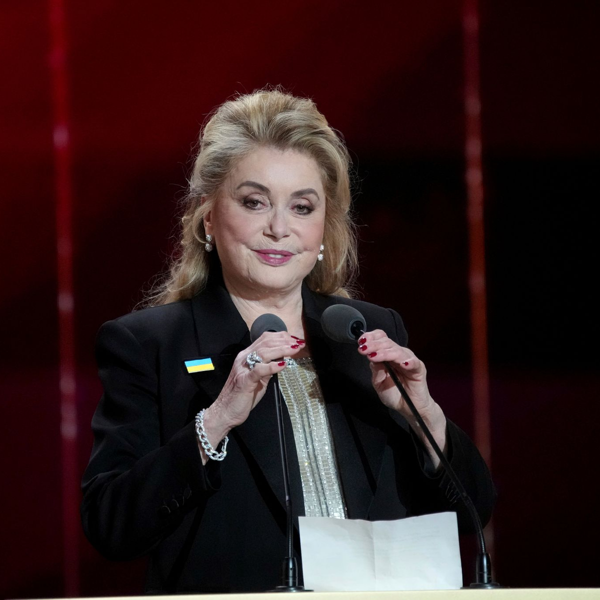 Catherine Deneuve konnte ihre Nachbarin Maria Callas durch den Kaminschacht singen hören. - Foto: Christophe Ena/AP/dpa