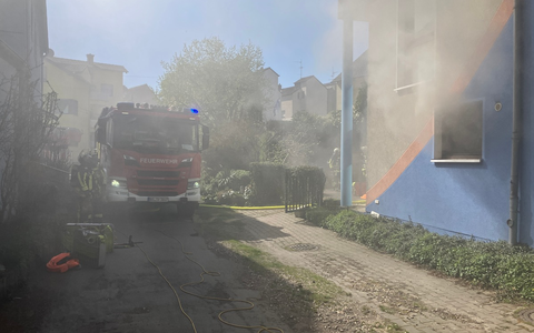 FW-BO: Küchenbrand mit massiver Rauchentwicklung in Bochum Hiltrop - Foto: presseportal.de FW-BO: Küchenbrand mit massiver Rauchentwicklung in Bochum Hiltrop - Foto: presseportal.de