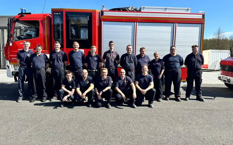 FW Dinslaken: Neue Löschfahrzeug-Maschinisten bei den Feuerwehren im Kreis Wesel. - Foto: presseportal.de