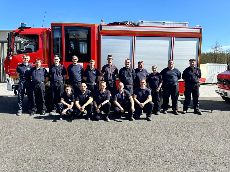 FW Dinslaken: Neue Löschfahrzeug-Maschinisten bei den Feuerwehren im Kreis Wesel. - Foto: presseportal.de