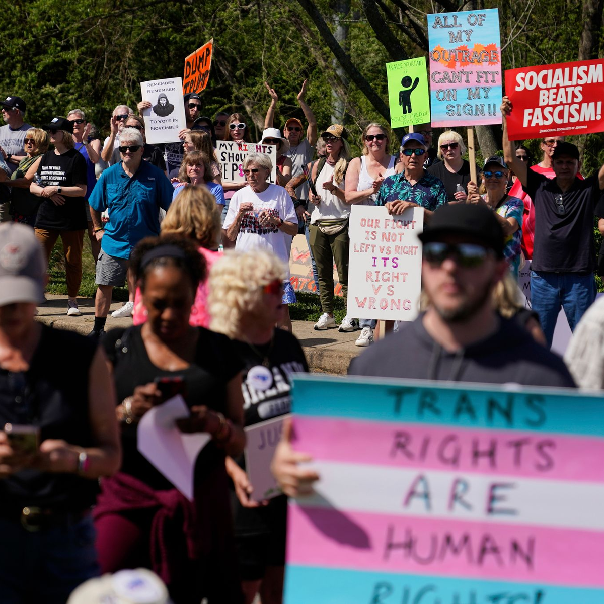 Demonstrierende forderten unter anderem, Menschenrechte zu achten und die soziale Sicherung nicht anzutasten.  - Foto: Erik Verduzco/AP/dpa