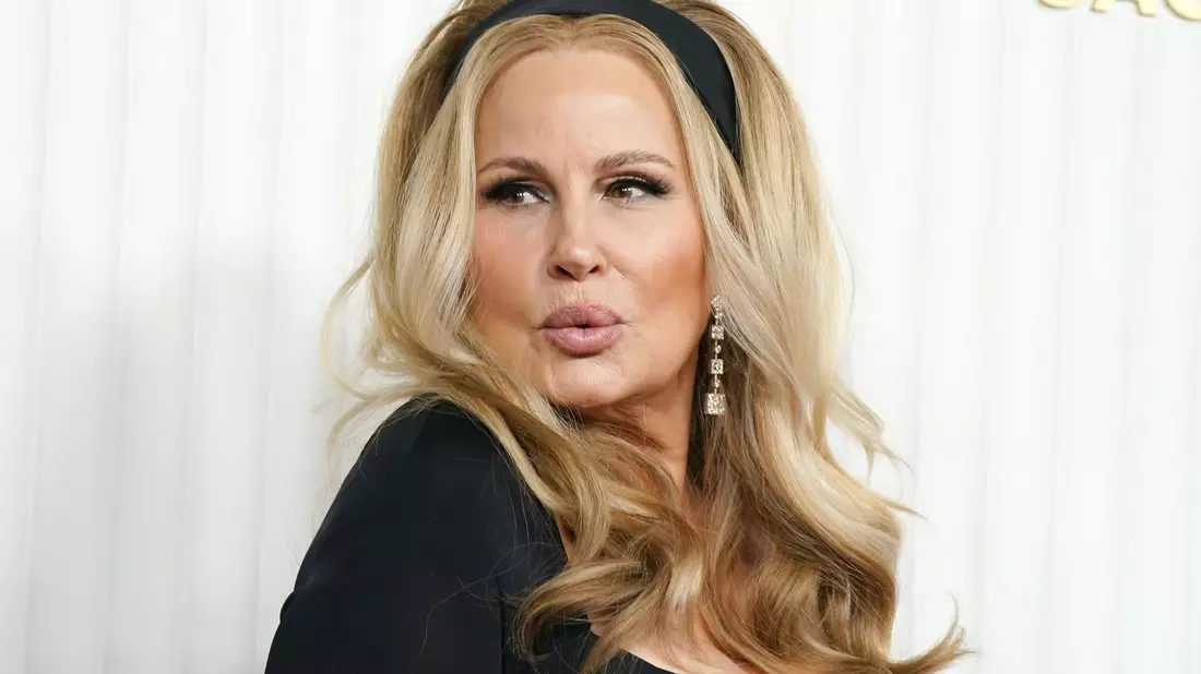 US-Schauspielerin Jennifer Coolidge hatte in den ersten beiden Staffeln der Serie eine ikonische Rolle. (Archivbild) - Bild: Jordan Strauss/Invision/dpa