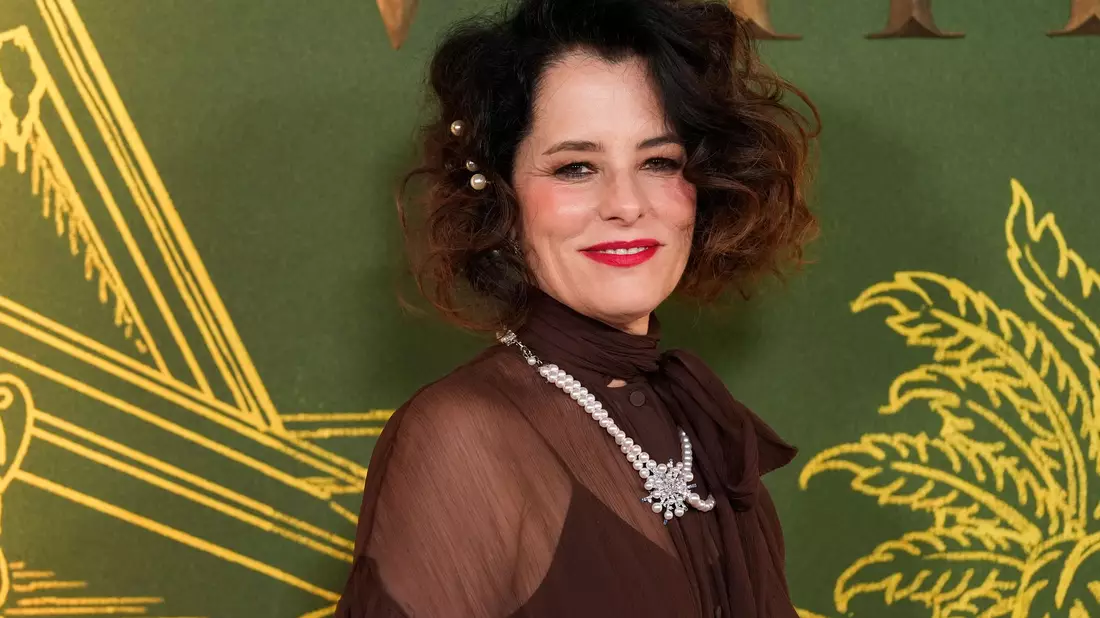 Parker Posey ist bei vielen «The White Lotus»-Fans beliebt. (Archivbild) - Bild: Chris Pizzello/Invision via AP/dpa