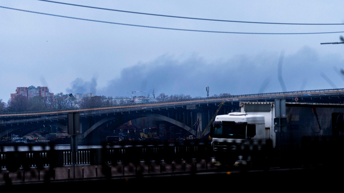 Immer wieder wird Kiew zum Ziel russischer Drohnen und Raketen.  - Foto: Andreas Stroh/ZUMA Press Wire/dpa