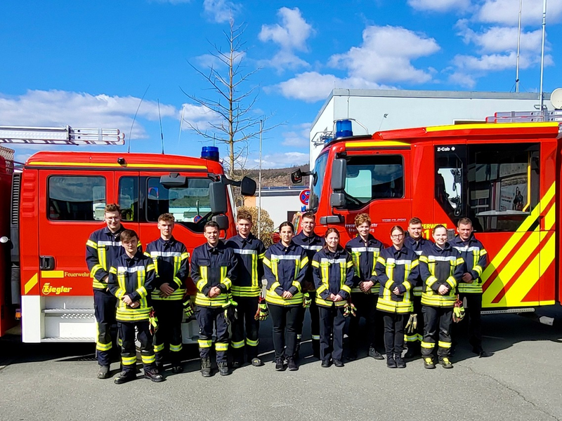 FF Olsberg: Feuerwehr Grundlehrgang erfolgreich absolviert - Foto: presseportal.de