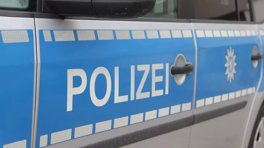 Der oder die Täter sind auf der Flucht. (Symbolbild) - Bild: Bodo Schackow/dpa