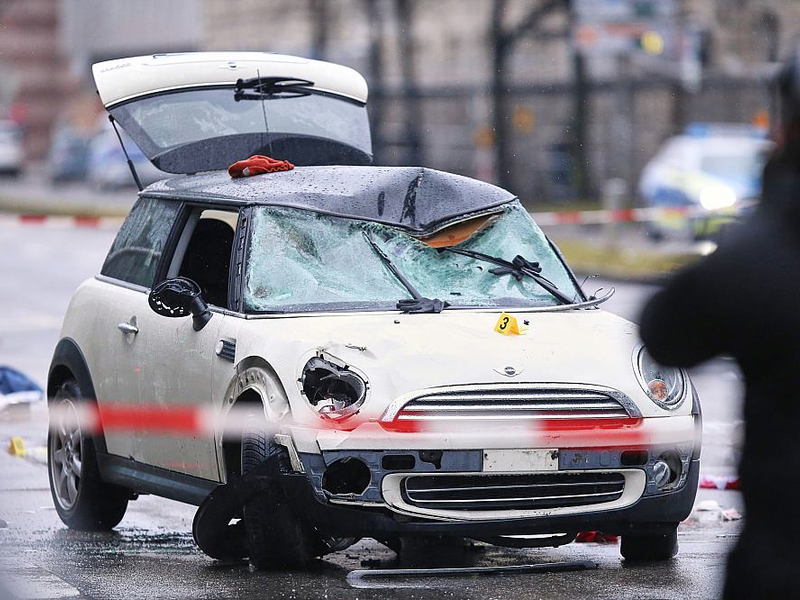 Auto fährt in München in Menschenmenge (Archiv) - Foto: über dts Nachrichtenagentur
