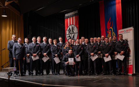 FW Wachtberg: WofĂŒr stehen wir als Feuerwehr Wachtberg? Eine Antwort gab es auf dem Abend der Feuerwehr Wachtberg - Foto: presseportal.de FW Wachtberg: WofĂŒr stehen wir als Feuerwehr Wachtberg? Eine Antwort gab es auf dem Abend der Feuerwehr Wachtberg - Foto: presseportal.de