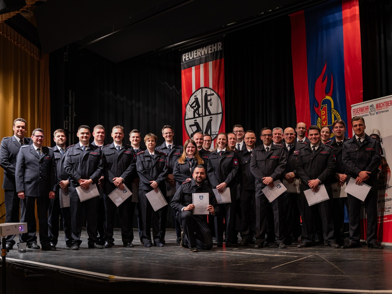 FW Wachtberg: Wofür stehen wir als Feuerwehr Wachtberg? Eine Antwort gab es auf dem Abend der Feuerwehr Wachtberg - Foto: presseportal.de