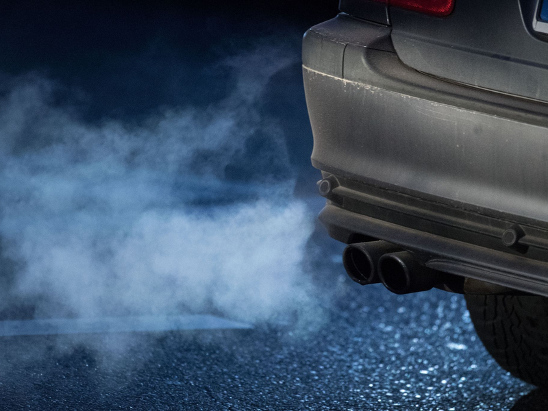 Die Zahl der Autos mit mindestens Euro 6 ist gestiegen. (Symbolbild) - Foto: Marijan Murat/dpa/dpa-tmn