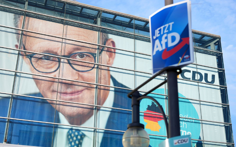 Während die Union verhandelt, schließt die AfD in Umfragen auf – für Merz steigt der Druck . (Archivbild) - Foto: Michael Kappeler/dpa