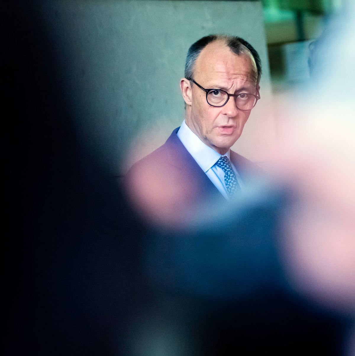 Merz will eine deutlich härtere Migrationspolitik. (Archivbild) - Foto: Christoph Soeder/dpa