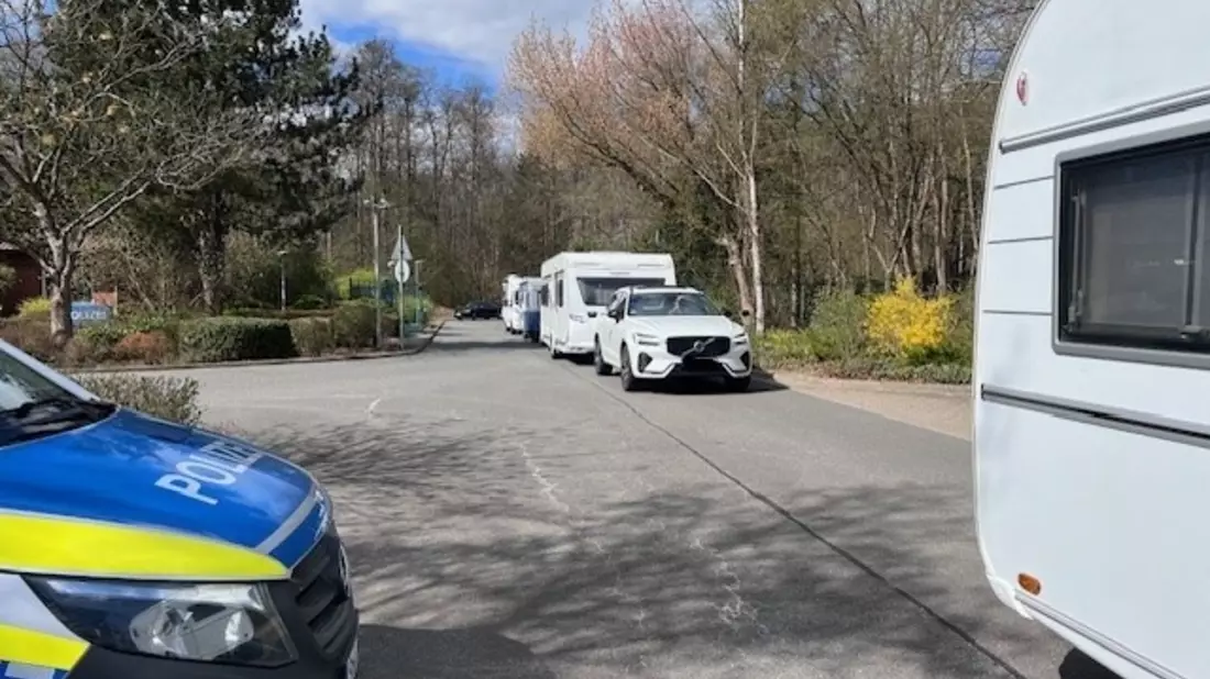 POL-RZ: Wiege- und Präventionskampagne für Wohnmobile und Wohnwagengespanne auf dem Gelände des Polizei- Autobahn- und Bezirksreviers Ratzeburg - Bild: presseportal.de