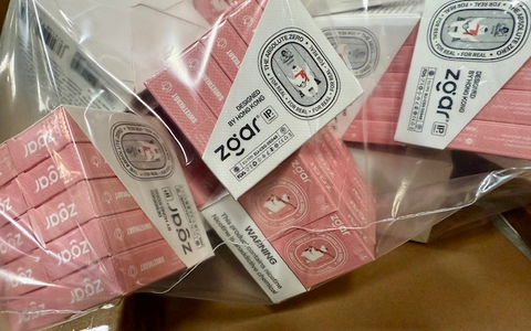 ZOLL-E: Zollfahndung Essen - Schlag gegen Handel mit illegalen E-Zigaretten - fast 160.000 Stück E-Zigaretten sichergestellt - Steuerschaden ca. ½ Million Euro - Foto: presseportal.de