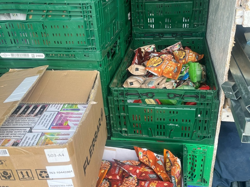 POL-DO: Bratpfannen, Mundspülung und Tabakprodukte: Hauptzollamt und Polizei ermitteln nach Zeugenhinweisen auf einem Flohmarkt - Foto: presseportal.de