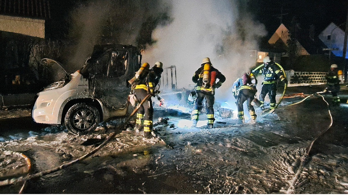 FW-M: Camper brennt aus (Aubing) - Foto: presseportal.de