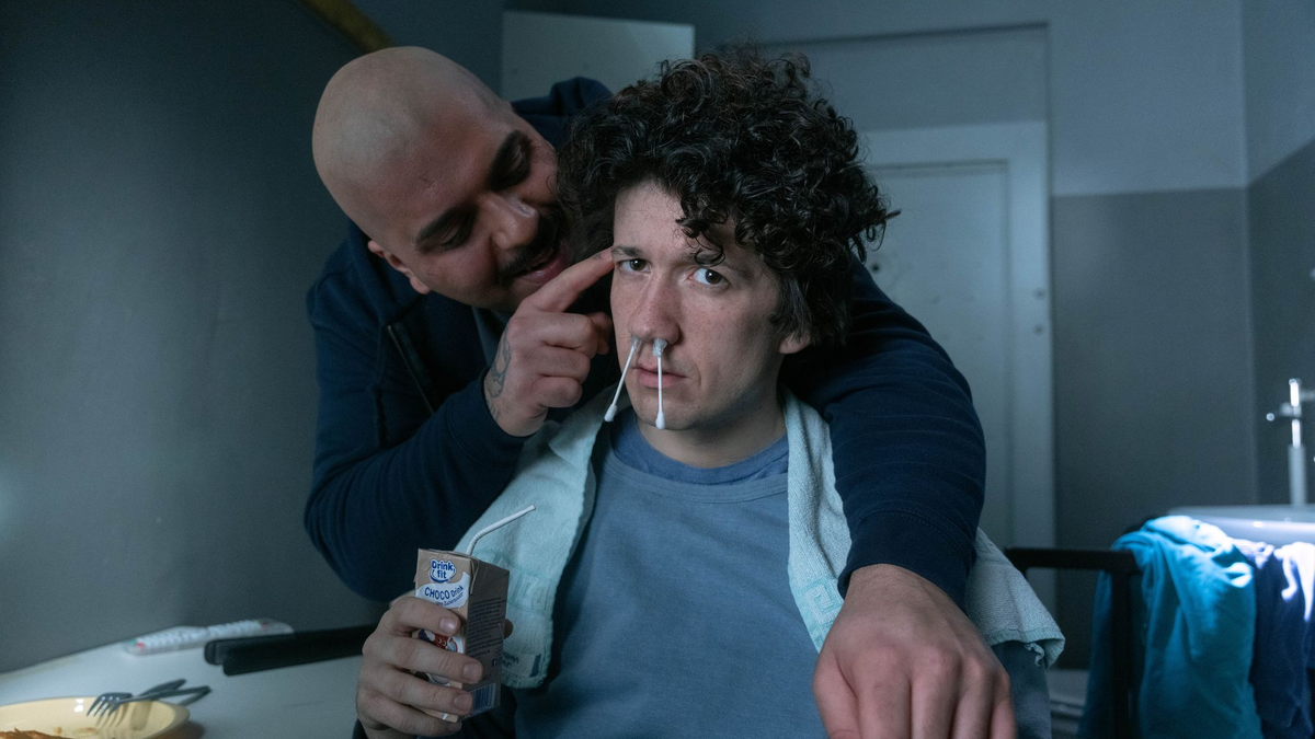 Während Moritz im Knast war, hat sich die Welt weiter gedreht. - Foto: Paul Hepper/Netflix/dpa