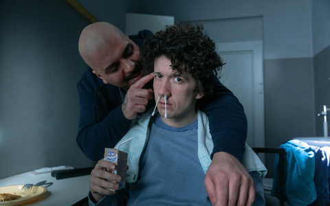 Während Moritz im Knast war, hat sich die Welt weiter gedreht. - Foto: Paul Hepper/Netflix/dpa