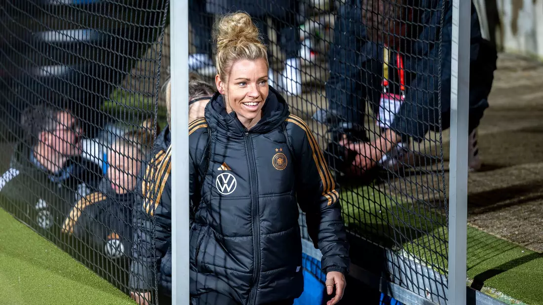 Sammelt mächtig Pluspunkte bei den DFB-Frauen: Linda Dallmann. - Bild: David Inderlied/dpa