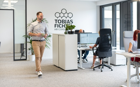 Tradition trifft Digitalisierung: Tobias Fichtel von der Fichtel Consulting GmbH erklärt, warum moderne Werbung für Metzger immer wichtiger wird - Foto: presseportal.de Tradition trifft Digitalisierung: Tobias Fichtel von der Fichtel Consulting GmbH erklärt, warum moderne Werbung für Metzger immer wichtiger wird - Foto: presseportal.de