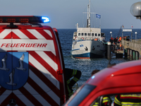 Das Schiff konnte an die Seebrücke zurückkehren.  - Foto: Bernd Wüstneck/dpa