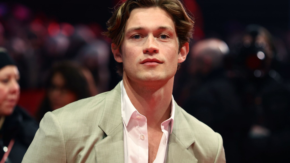 Wohl einer der derzeit angesagtesten Schauspieler aus Deutschland: Damian Hardung. Und er studiert «nebenbei» noch Medizin. (Archivbild) - Foto: Christoph Soeder/dpa