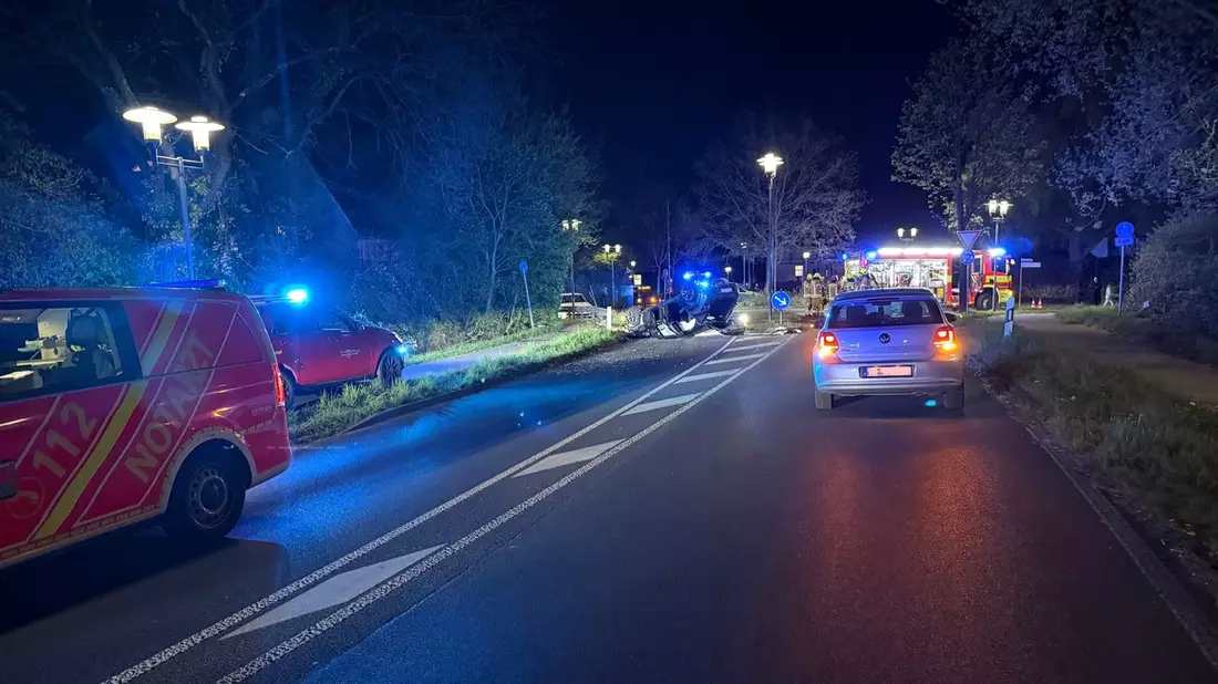 FW Ratingen: Verkehrsunfall, eine schwerverletzte Person - Bild: presseportal.de