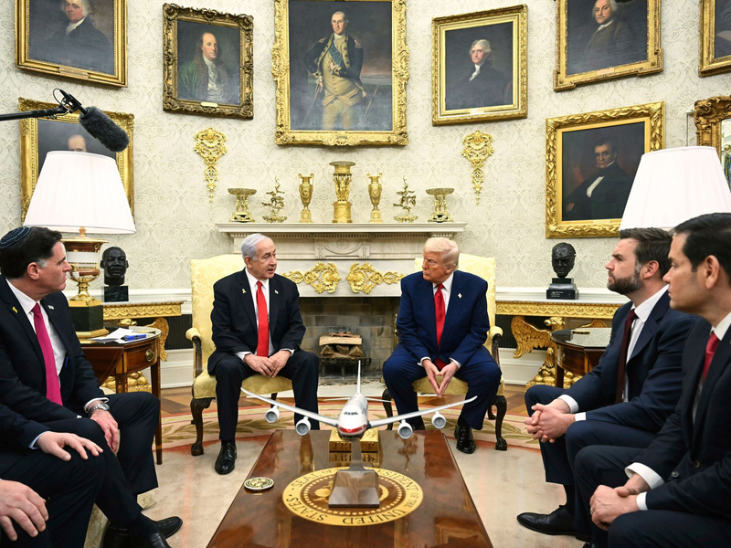 Laut Israels Ministerpräsident Benjamin Netanjahu sind sich Israel und die USA einig, dass der Iran keine Atomwaffen besitzen wird.  - Foto: -/Pool via AP/dpa