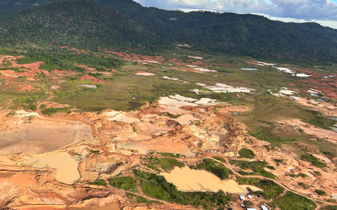 Illegaler Goldabbau im Amazonas - Foto: Philipp Znidar/dpa