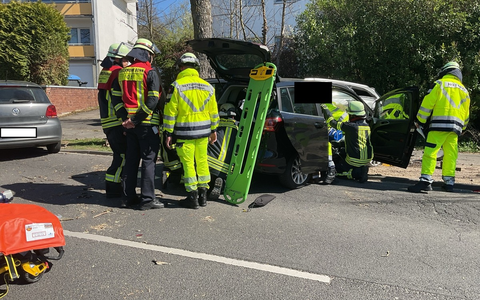 FW Dinslaken: Ausgelöster CO Melder lässt Feuerwehr ausrücken - Foto: presseportal.de
