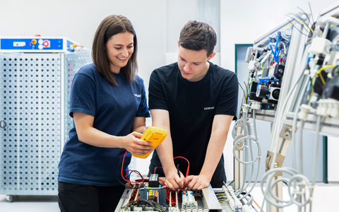 Frauen in der Technik - Foto: Siemens ĂĽber pressetext.de Frauen in der Technik - Foto: Siemens ĂĽber pressetext.de