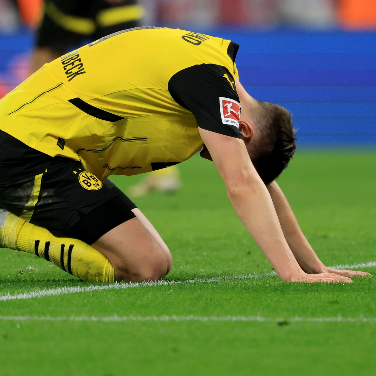 Fällt lange aus: BVB-Abwehrspieler Nico Schlotterbeck. - Foto: Jan Woitas/dpa