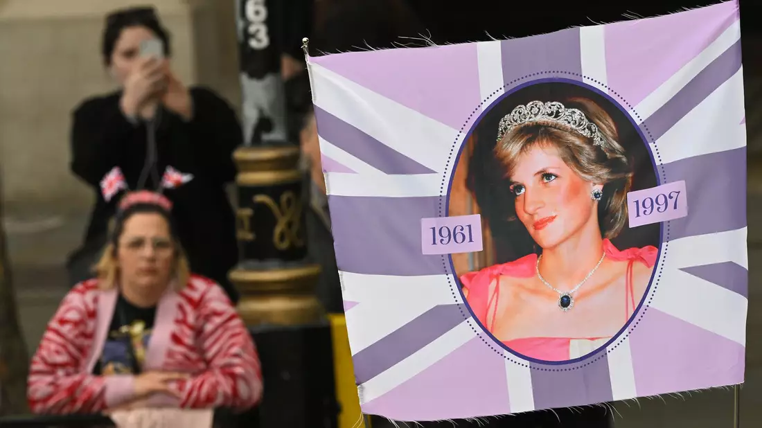 Charles' erste Frau Diana galt als Prinzessin der Herzen. (Archivfoto) - Bild: Charles Mcquillan/PA Wire/dpa