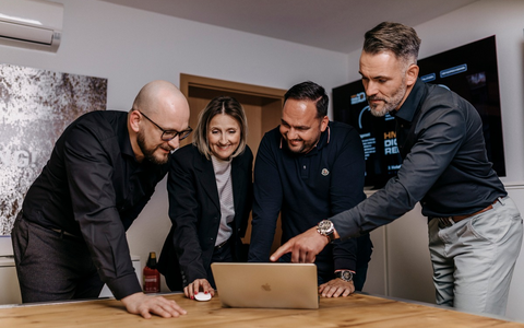 Einsatz von KI bei Onboarding und Unterweisung: Robert Eckhold bringt mit automatisierten Schulungsportalen mehr Effizienz in Handwerk und Industrie - Foto: presseportal.de