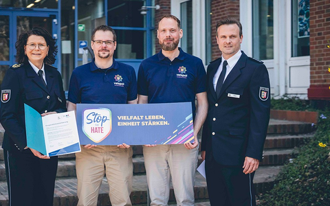 POL-SH: Gemeinsame PresseerklÀrung zur Kooperation im Rahmen der PrÀventions- und Empowermentkampagne STOP the HATE - Foto: presseportal.de POL-SH: Gemeinsame PresseerklÀrung zur Kooperation im Rahmen der PrÀventions- und Empowermentkampagne STOP the HATE - Foto: presseportal.de