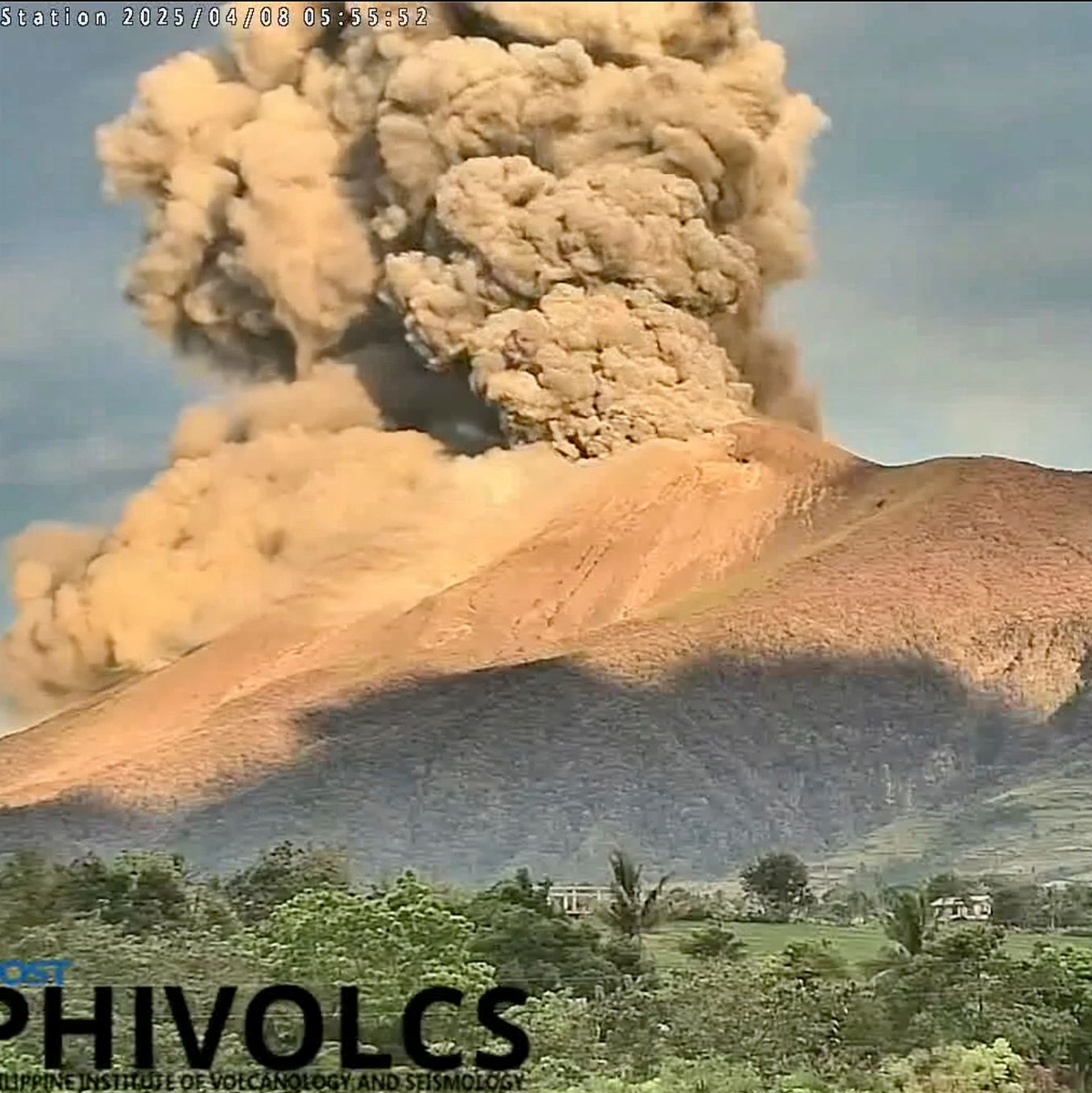 Es war schon der zweite Ausbruch des Vulkans Kanlaon innerhalb von vier Monaten. - Foto: Uncredited/Philippine Institute of Volcanology and Seismology/AP/dpa