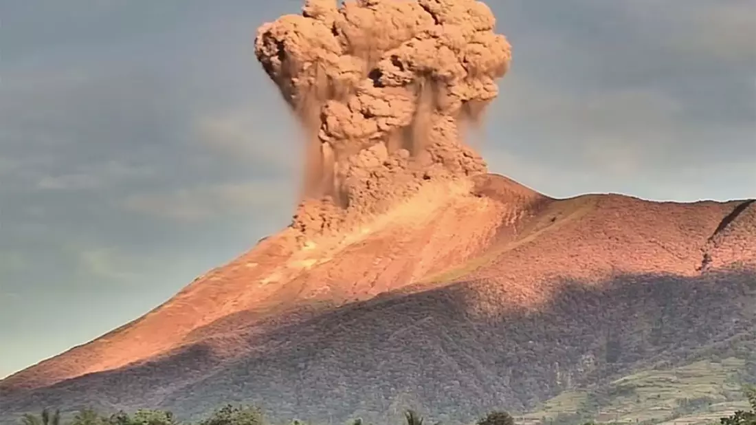 Es war schon der zweite Ausbruch des Vulkans Kanlaon innerhalb von vier Monaten. - Bild: PHIVOLCS/XinHua/dpa