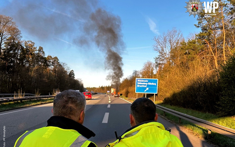 POL-PASTKL: Pkw fängt nach Auffahrunfall Feuer - Foto: presseportal.de