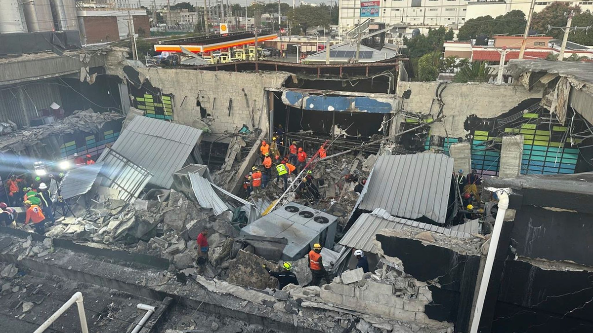 Während eines Merengue-Konzerts stürzte das Dach der Diskothek auf die Feiernden.  - Foto: Uncredited/Noticias SIN/AP/dpa