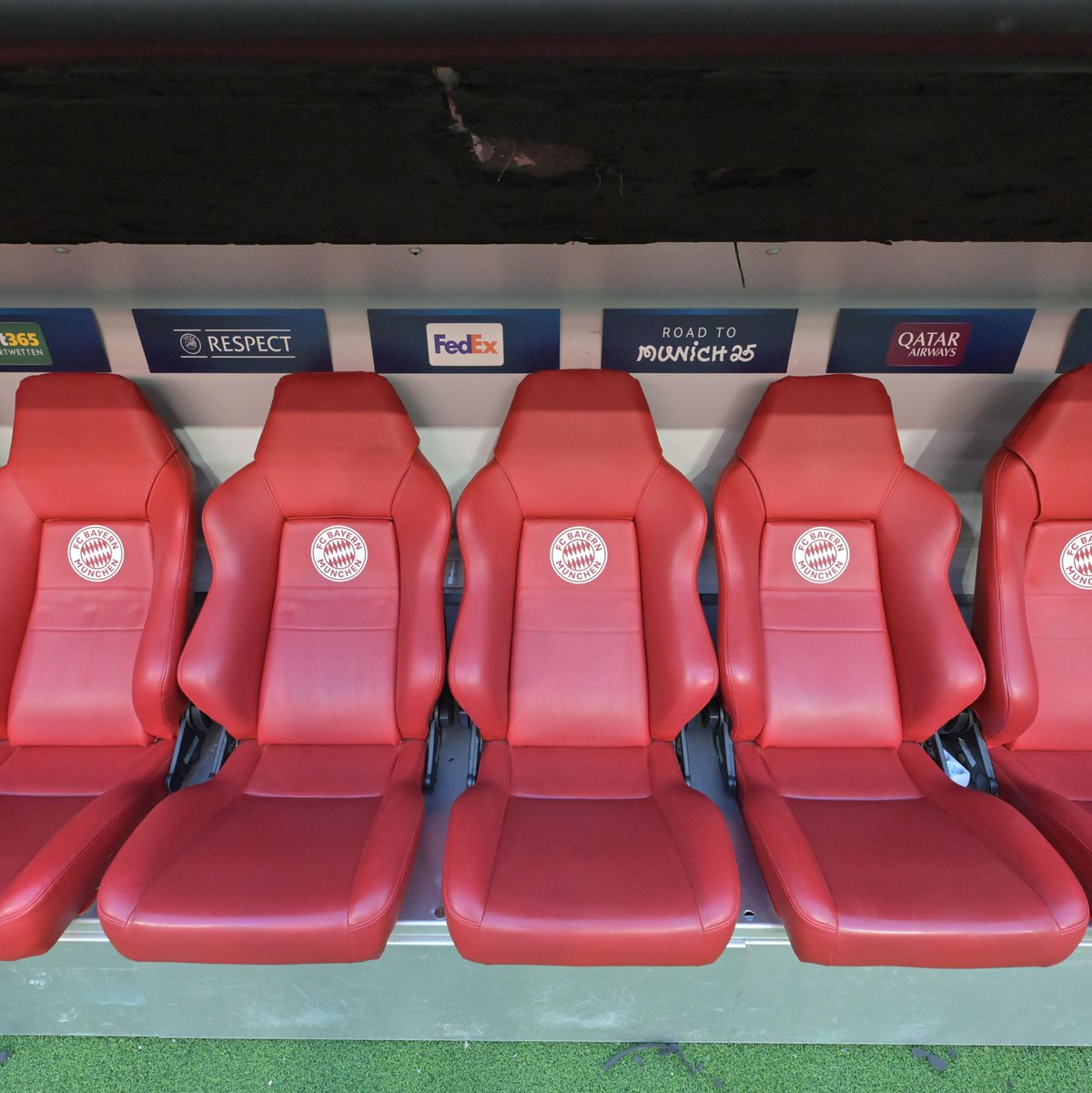 Frust pur: Harry Kane nach seinem Schuss an den Außenpfosten im Hinspiel. - Foto: Peter Kneffel/dpa