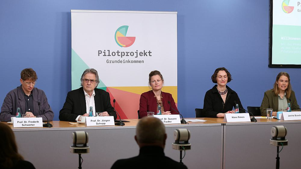 Pressekonferenz: Pilotprojekt Grundeinkommen am 09.04.2025 - Foto: über dts Nachrichtenagentur