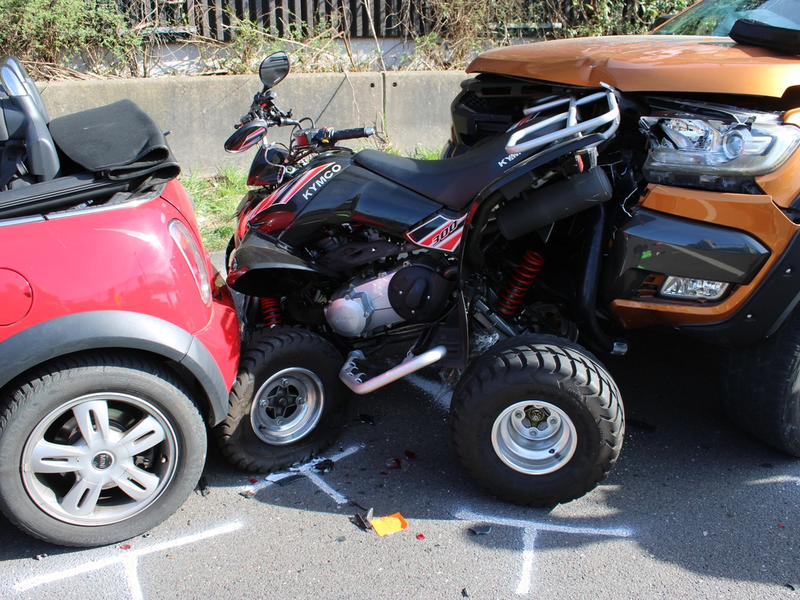 POL-RBK: Wermelskirchen - Quadfahrer nach Auffahrunfall mit vier Beteiligten lebensgefährlich verletzt - Foto: presseportal.de